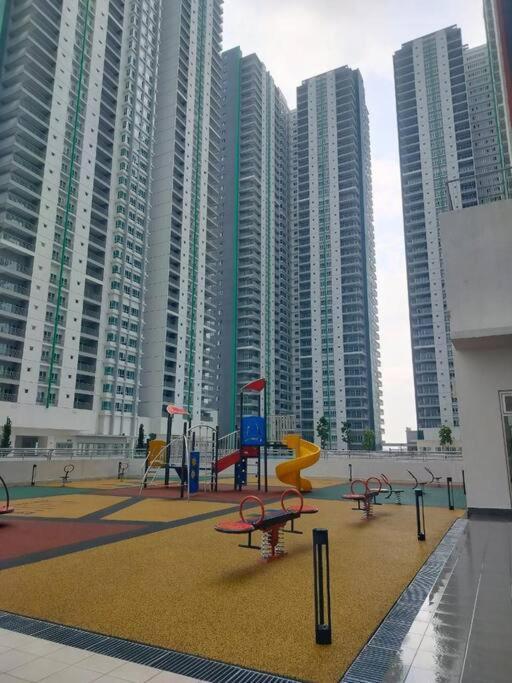 Corner Kl Pool View Rc Residence Kuala Lumpur Luaran gambar